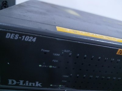 168（3C）D-Link DES-1024 Switch 交換器 功能正常 路由器 分享器 網管 品相如圖（1-有單位噴漆）
