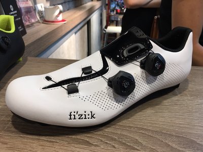 小晢居 義大利精品 fizik fizi:k R3 ARIA 卡鞋 自行車鞋 公司貨 好穿透氣 特價 白黑色