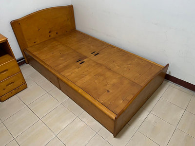 盡其用二手家具生活館  揚龍二抽實木三尺半單人床架/多利單人床架/3.5尺單人床架 自取價4800