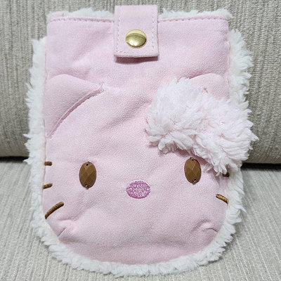 日本(SANRIO) Hello Kitty 麂皮拼接絨毛 手機包/斜背包/隨身收納包