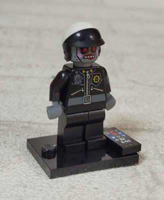 D-22 櫃 現狀品：壞警察 機器人混搭 THE LEGO MOVI 71004 樂高玩電影 12代　天富