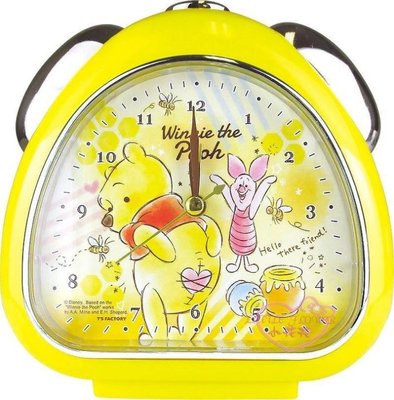 ♥小公主日本精品♥迪士尼系列POOH小熊維尼滿版圖黃色三角形造型鬧鐘時鐘可愛又實用~預