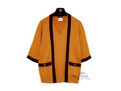 My Closet 二手名牌 Chanel 2015 磚橘色鑲深藍邊雙口袋V領假兩件式Cashmere上衣
