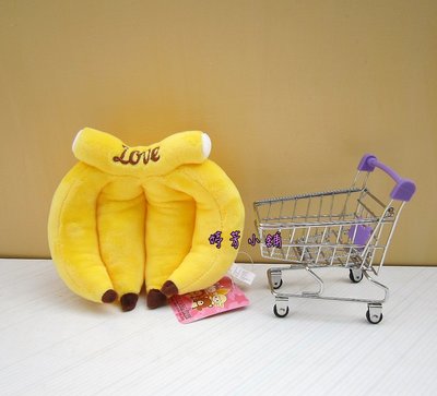 婷芳小舖~香蕉抱枕吊飾 香蕉抱枕~香蕉靠枕~一串香蕉娃娃~香蕉掛飾 ~寬約18公分 水果抱枕 ~生日情人節送禮