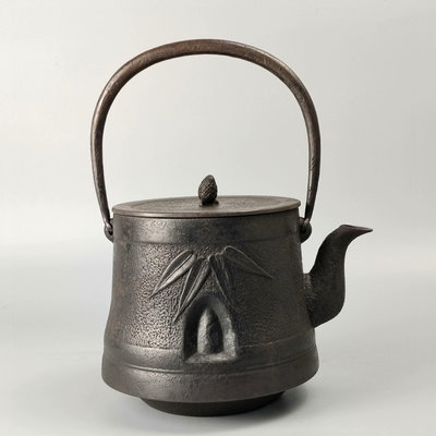 。南部盛榮堂造竹形日本鐵壺日本老鐵壺。使用過，不帶