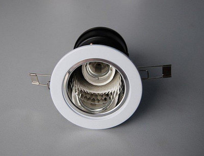 【現貨精選】 E27接口燈頭羅口螺口筒燈燈筒外殼暗裝式筒燈座嵌入式燈罩支架