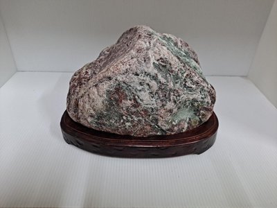 奇石-雅石-花蓮石-雞血石-赤白，高14寬19厚13公分，重4公斤，編號00105