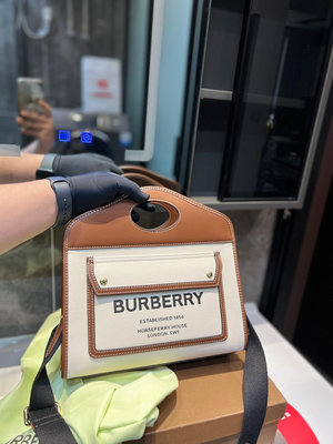 【二手】  BURBERRY（原單貨）巴寶莉專柜經典郵差包