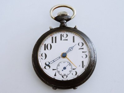 1920S 典藏 Junghans 容漢斯 (罕見)炮彈鋼殼琺瑯瓷面古董機械鬧鈴懷錶