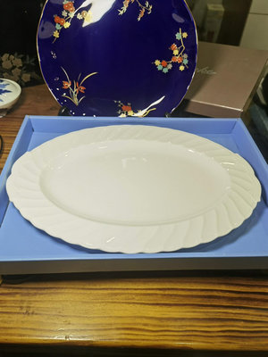 日本則武Noritake骨瓷純白波浪浮雕盤