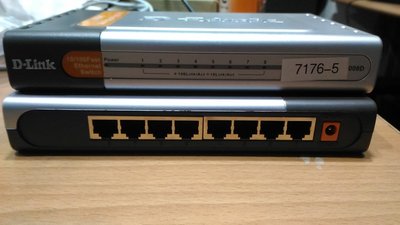 友訊 D-Link DES-1008D 8 埠 Switch 桌上型 網路交換