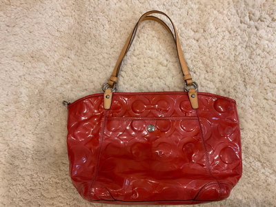 ❤️ Coach正品 橘紅 經典LOGO壓紋 有拉鍊 女包 肩背包 托特包手提包水餃包 女皮包 漆皮包lv mk