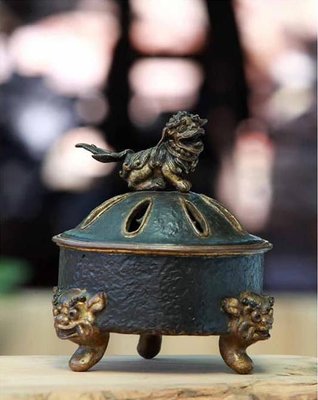 【啟秀齋】台灣當代雕塑 余勝村 生華系列 祥獅爐 陶瓷香爐 1998年創作