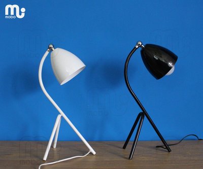 【福利品出清】mobo 可愛造型 現代簡約風桌燈