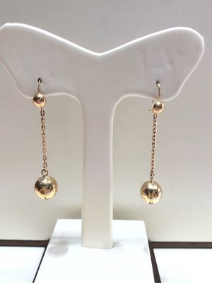 黃K金耳環，圓珠垂吊式耳環，時尚簡約好搭配，簡單耐看適合平時配戴，超值優惠價3460元