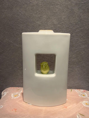 日本香蘭社貓頭鷹鏤空白瓷花瓶