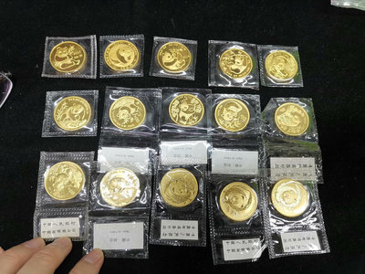 熊貓金幣，純金999，重31.1克-原封，1982年到20138712