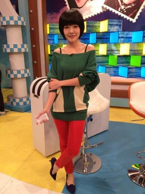 愛美妝－iROO 翡翠綠長版針織上衣/洋裝