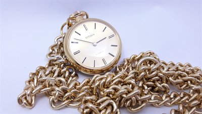 【Jessica潔西卡小舖】CITIZEN星辰石英錶.項練錶.懷錶,錶面:約28mm,背面刻花精緻漂亮