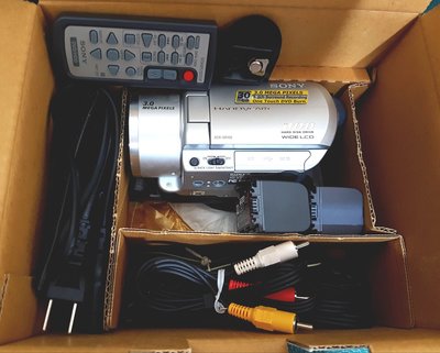 【原價36900元】SONY錄影機DCR-SR100加贈原廠電池+原廠錄影機包