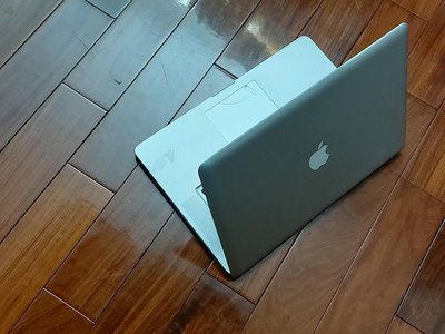 蘋果  a1286 i7 筆電 Macbook Pro 零件機出售