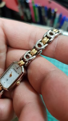 ＜買到賺到＞☆古典手鏈 LICORNE 女錶 石英錶 穿搭最愛 通通便宜賣 1.3/17 H1