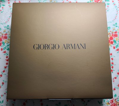 【巴黎淑女】Giorgio Armani 亞曼尼專櫃 金色中紙盒/類似卡西紙材質/送禮大方 附專櫃紙袋 質感不錯 推薦