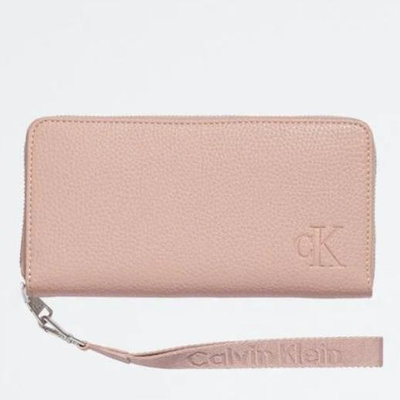 【美麗小舖】Calvin Klein CK 粉色 荔枝紋皮革 拉鍊長夾 手拿包皮夾 長夾 錢包~全新正品現貨在台 C42109
