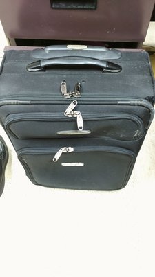 EMINENT，20吋行李箱，兩輪，無密碼鎖