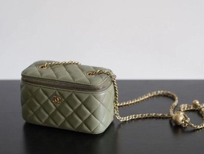【二手】Chanel 香奈兒經典爆款 牛油果綠  金球長盒子斜挎包