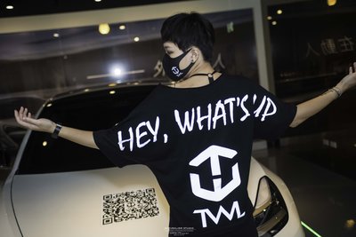 TWL台灣碳纖 特斯拉TESLA Model3 限定T-shirt 限量反光潮流落肩 T-shirt 100%純棉 黑色