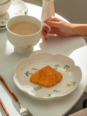 家用浮雕小雛菊陶瓷碗盤碗碟套裝米飯碗湯碗面碗餐具盤子~菜菜小商鋪