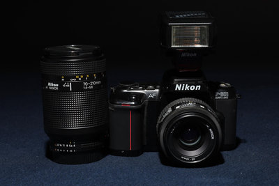 5/5結標 【實用級 】Nikon F-601+Nikkor AF 35-70mm f3.3-4.5+AF 70-210mm f4-5.6 A040993