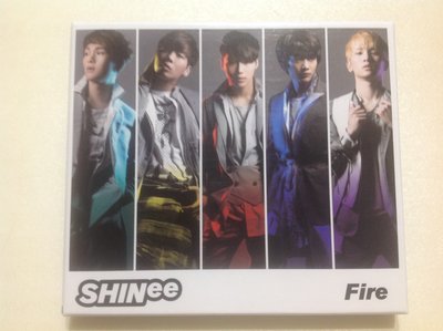 ～拉奇音樂～ SHINee Fire CD+DVD (初回限量生產版)二手保存良好片況新內附貼紙 寫真冊 。團。