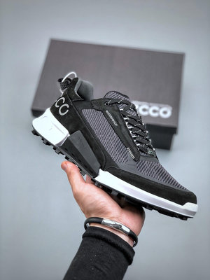 ECCO愛步高爾夫男鞋無釘透氣輕便舒適系帶黑色高爾夫球鞋男士