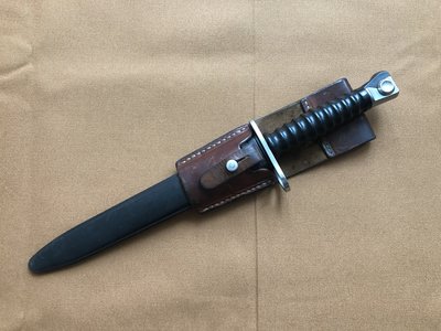 (老爸的軍事收藏 ) 瑞士 M1957 Bayonet 刺刀 ( 付皮革腰掛 )