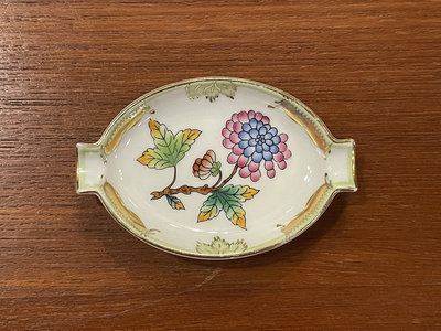 匈牙利皇家瓷器HEREND Queen Victoria系列手繪茶包/茶匙碟 #323083