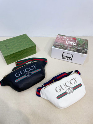【二手包包】全套折疊 Gucci 胸包 酷奇腰包今年最火的一款 印花 真是讓人眼前一亮 最新同款腰包胸包 特 NO83584
