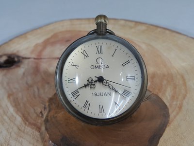[銀九藝] 早期 直徑~8公分 OMEGA 水晶球型 手上鍊 機械桌上鐘 擺鐘 掛鐘 懷錶