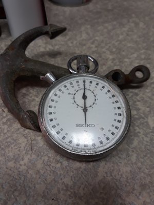 {詠鑫}-日本原裝SEIKO精工古董手上鏈單鈕計時碼錶-行走正常-歸零準確到位-後刻有某知名大學與編號-
