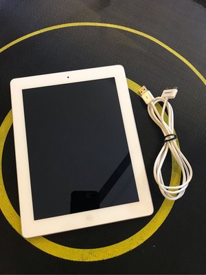 二手良品 iPad 2代 32G 第二代 銀色 平板電腦 Apple產品 9成新 小刮傷 可上網 看電影聽音樂文書處理