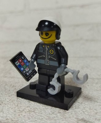 D-22 櫃 現狀品： 2014B 塗鴉臉壞警察 THE LEGO MOVI 71004 樂高玩電影 12代 　天富