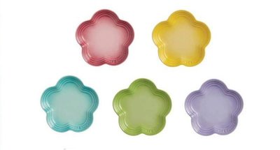 Le Creuset 瓷器花型盤小14cm 櫻花粉/薄荷綠/粉彩紫/奇異果綠/閃亮黃 特價480元
