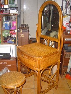 ((拍賣就是要撿便宜))二手商品一古早物藤製仕女化妝台含椅