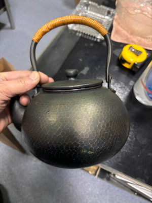 y日本北越堂銅壺，品相完好，內部有氧化，內部改造網形出水口泡茶