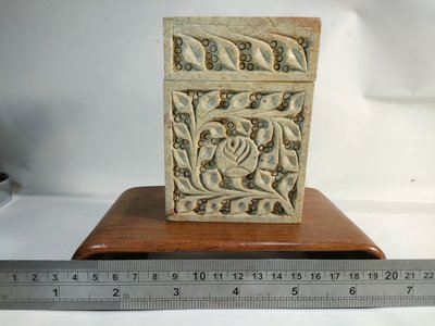 天然石雕菸灰盒 ，..偉哥大人早期懷舊古早民俗古董收藏一元..白鐵層中
