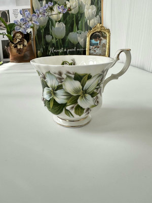 英國中古Royal Albert皇家阿爾伯特 延齡草花咖啡杯
