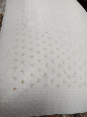 三寶家飾~2個2500元專櫃商品100%美國乳膠枕蛋糕乳膠枕按摩枕頭，保証無所謂的塑膠味，四大認証合格，二大專利。