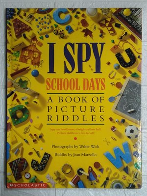 【雷根5】原文繪本 窺探學生時代謎語書 I Spy School Days Paperback#IR074#8成新有斑