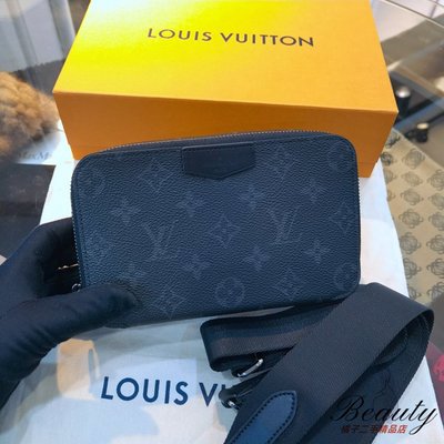 Louis Vuitton Alpha Wearable Wallet (M81260) in 2023